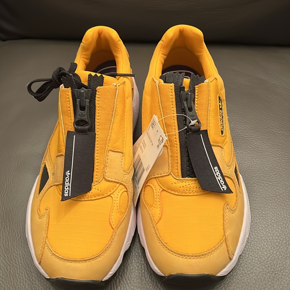 Adidas - Picture 3 of 5